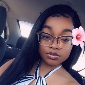 Meet your Posher, Alesha